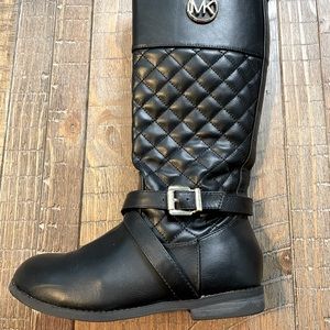 Michael Kors Girls Quilted Boots.  Gently Worn - Great Condition!   SIZE 2